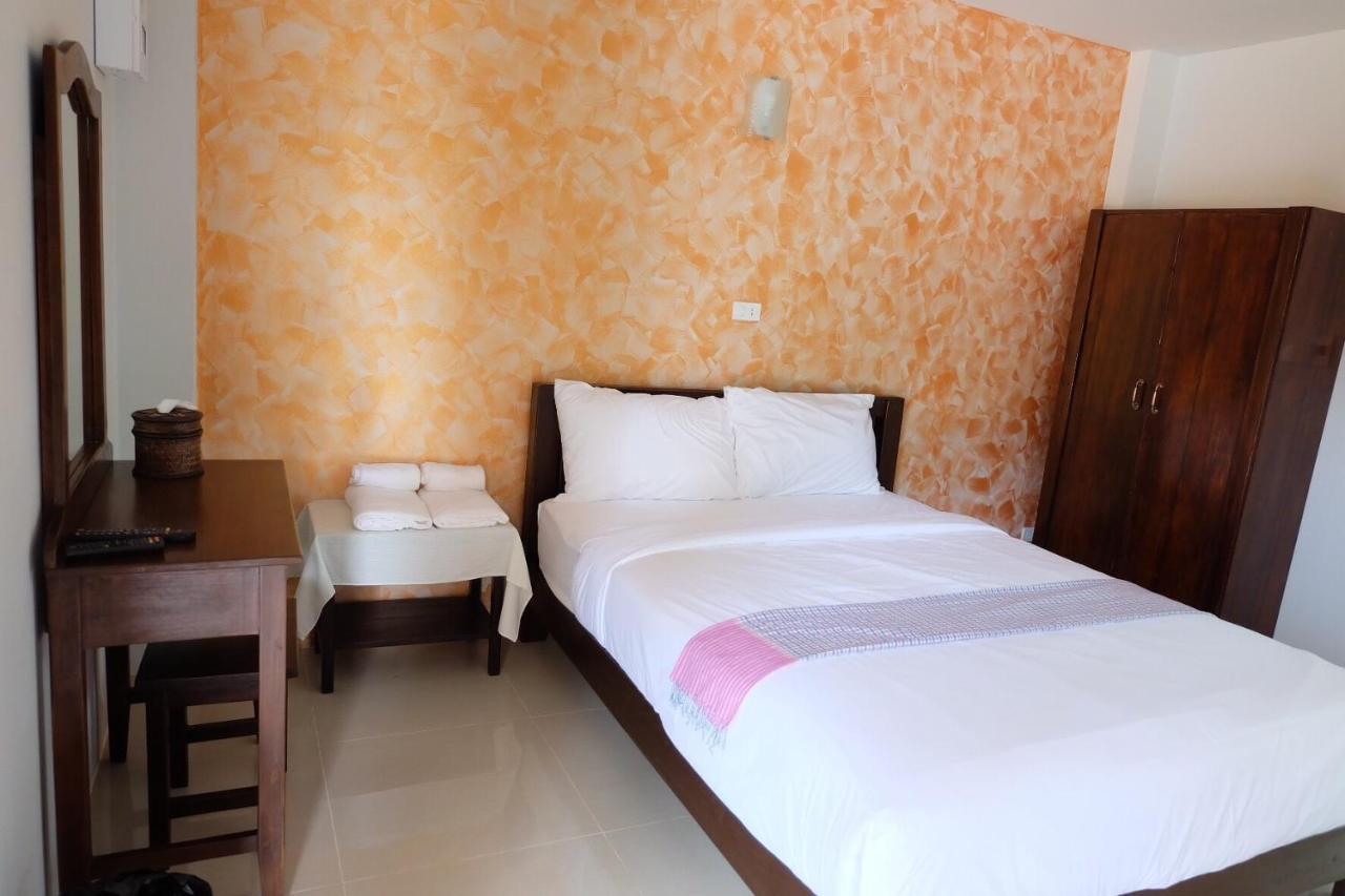 Benya Hotel Нан Екстериор снимка