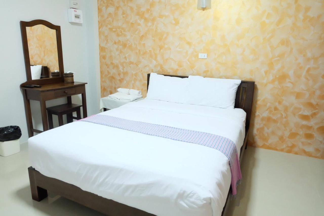 Benya Hotel Нан Екстериор снимка