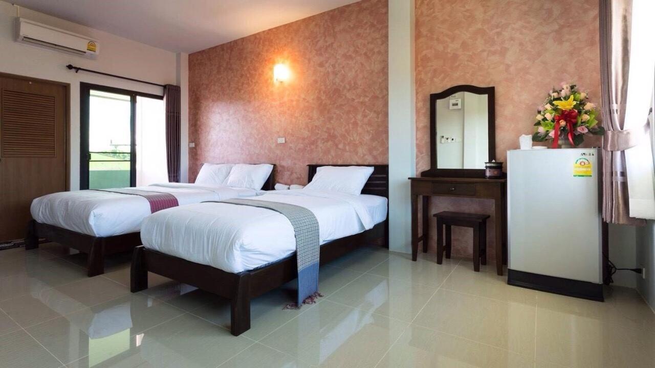Benya Hotel Нан Екстериор снимка