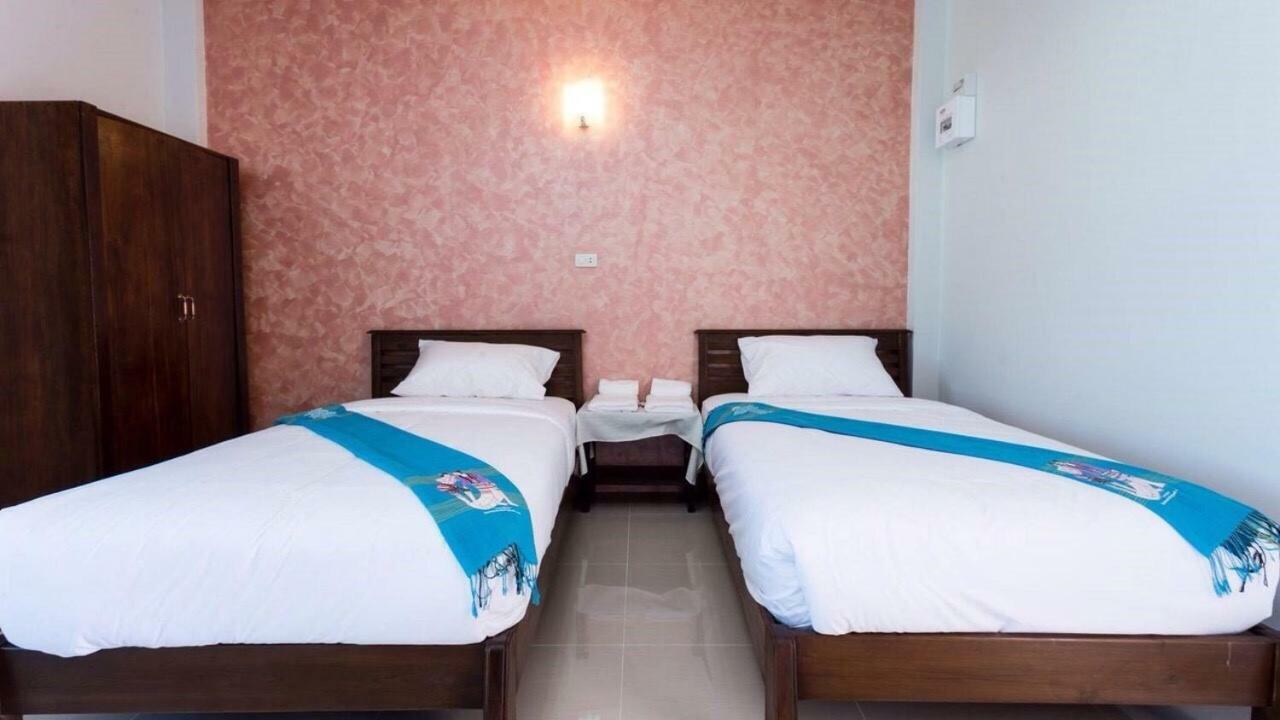 Benya Hotel Нан Екстериор снимка